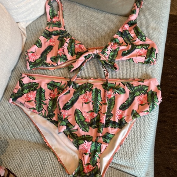 4X Waist 22” stretches to 28. 9”rise New never worn. Rosegal. New without tags. - Picture 4 of 10